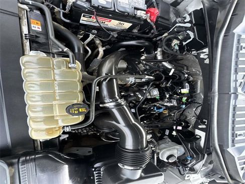 Used 2019 Ford F150 XLT w/ Trailer Tow Package image 9