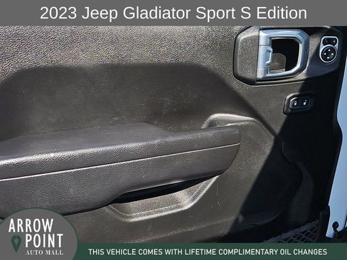 Used 2023 Jeep Gladiator Sport AWD/4WD image 21