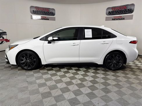 Used 2024 Toyota Corolla SE image 6