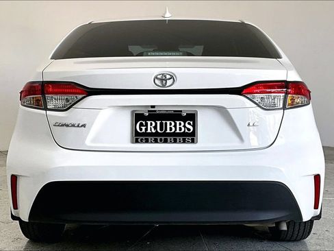 Used 2026 Toyota Corolla LE FWD image 5