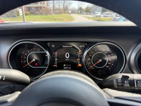 Used 2022 Jeep Wrangler Willys image 11