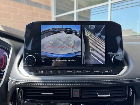 Used 2022 Nissan Rogue Platinum w/ Head-Up Display Package image 23