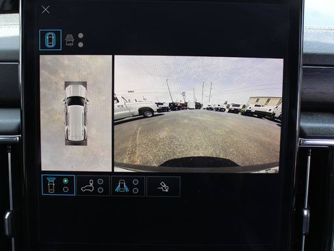 Used 2025 GMC Yukon Denali AWD/4WD image 33