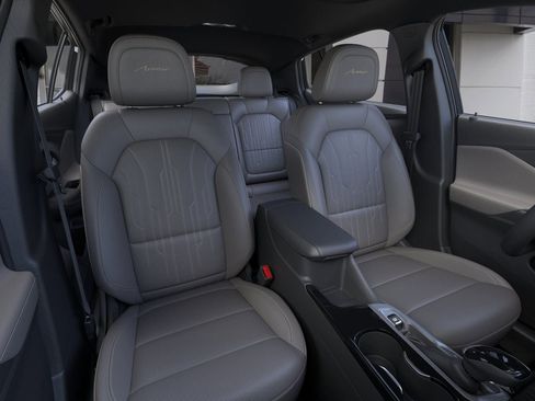 New 2026 Buick Envista Avenir image 16