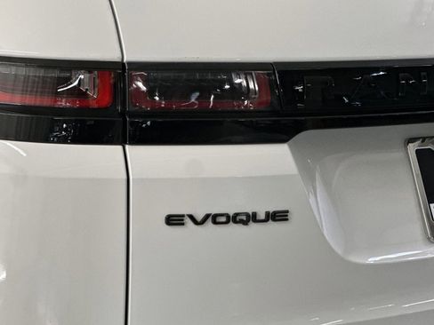 Used 2021 Land Rover Range Rover Evoque SE image 12