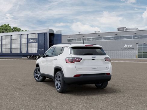 New 2026 Jeep Compass Latitude AWD/4WD image 3