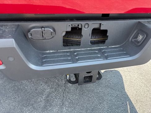 Used 2025 Toyota Tacoma SR5 image 29