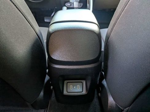 Used 2024 Hyundai Elantra SEL FWD image 15