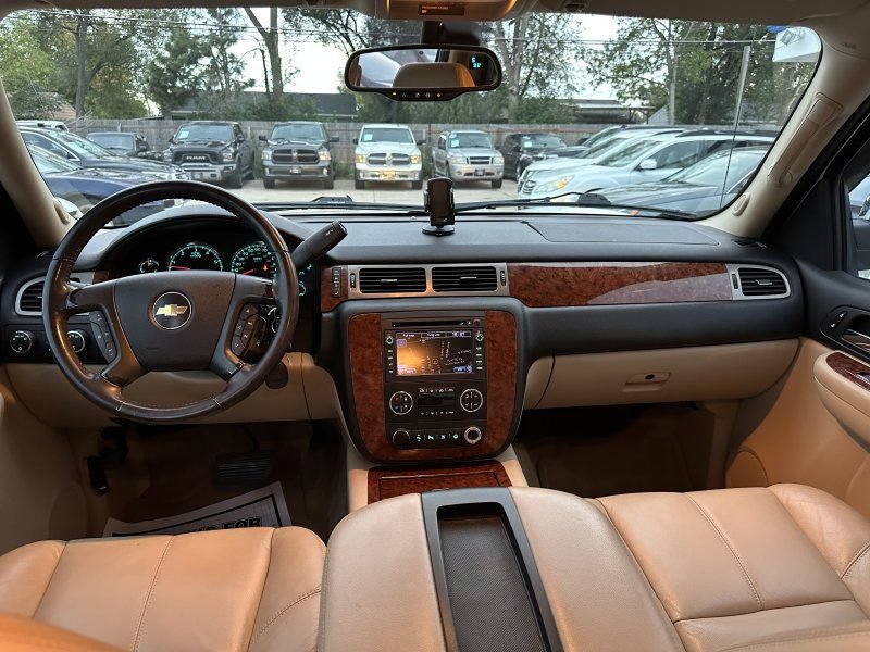 Used 2008 Chevrolet Avalanche LTZ w/ LTZ Preferred Equipment Group AWD/4WD image 27