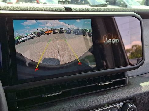 Used 2025 Jeep Wrangler Unlimited Sport AWD/4WD image 15