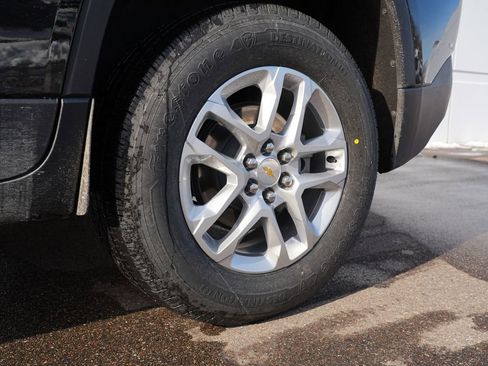 Used 2023 Chevrolet Traverse LS w/ Safety Package image 35