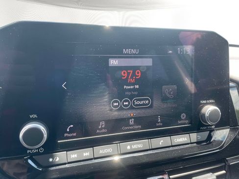 Used 2025 Nissan Pathfinder SV AWD/4WD image 28