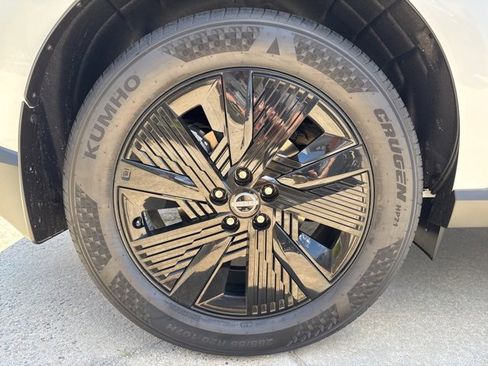 New 2025 Nissan Murano SV image 11