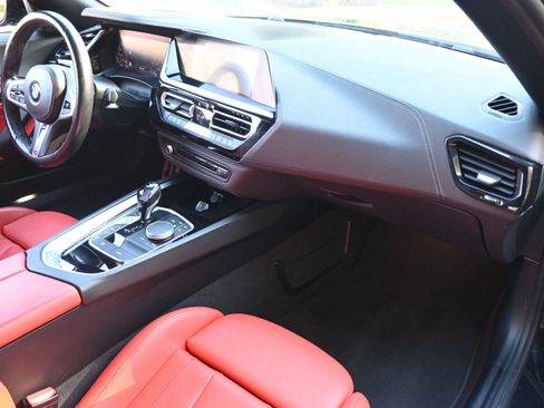 Used 2021 BMW Z4 sDrive30i w/ Premium Package image 24