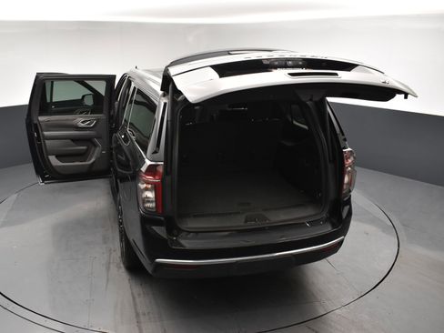 Used 2023 Chevrolet Suburban LT w/ Luxury Package AWD/4WD image 24