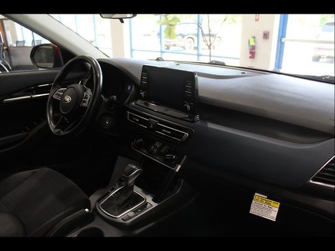 Used 2021 Kia Seltos S AWD/4WD image 23