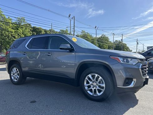 Used 2019 Chevrolet Traverse LT AWD/4WD image 3
