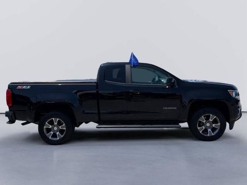 Used 2017 Chevrolet Colorado Z71 AWD/4WD image 6