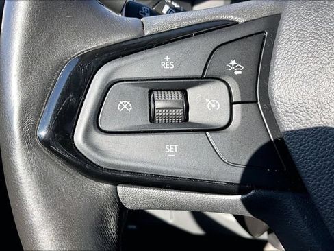 Used 2023 Chevrolet Bolt EUV Premier FWD image 18