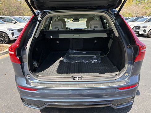 Used 2023 Volvo XC60 B5 Ultimate w/ Climate Package image 22