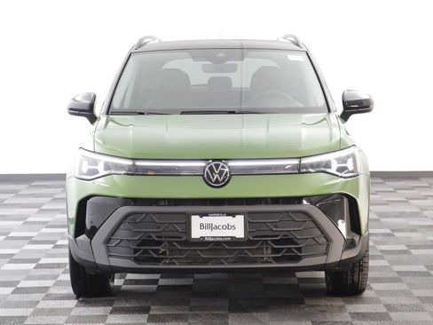 Used 2025 Volkswagen Taos SE AWD/4WD image 22