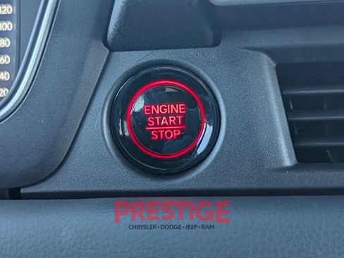 Used 2025 Honda Pilot Black Edition image 22