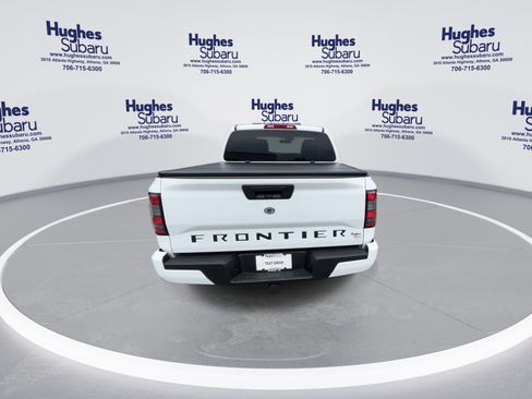 Used 2024 Nissan Frontier SV RWD image 9