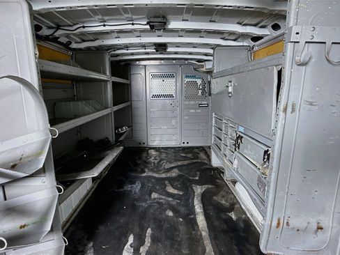 Used 2020 Nissan NV 2500 SV RWD image 32