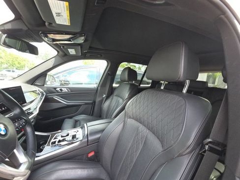 Used 2025 BMW X5 xDrive50e AWD/4WD image 8