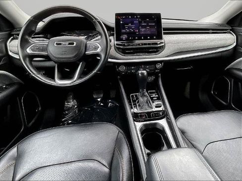 Used 2022 Jeep Compass Latitude w/ Sun and Sound Group AWD/4WD image 7
