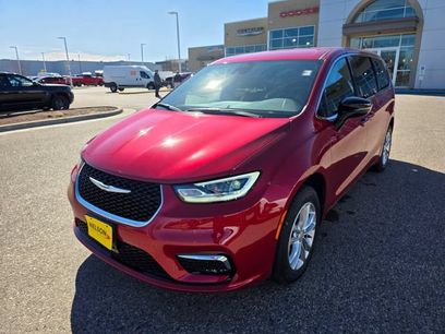 New 2026 Chrysler Pacifica Select
