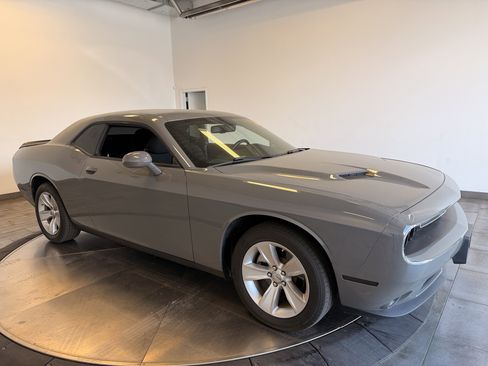 Used 2023 Dodge Challenger SXT image 3