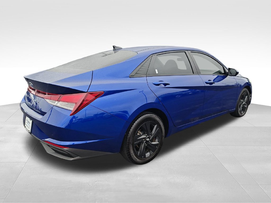 Used 2023 Hyundai Elantra SEL FWD image 5