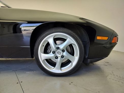 Used 1988 Porsche 928 S4 RWD image 25