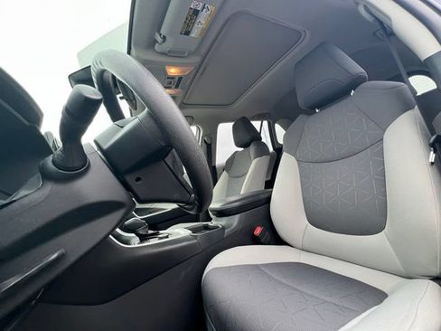 Used 2019 Toyota RAV4 XLE w/ Convenience Package AWD/4WD image 18