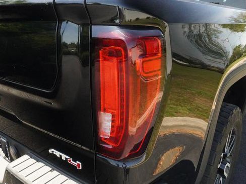 Used 2023 GMC Sierra 1500 AT4 w/ Technology Package AWD/4WD image 36