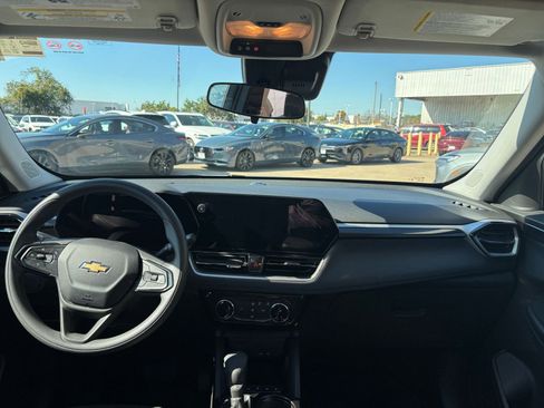 Used 2025 Chevrolet TrailBlazer LT image 31