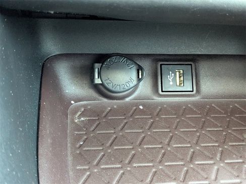 Used 2023 Toyota RAV4 Limited image 23