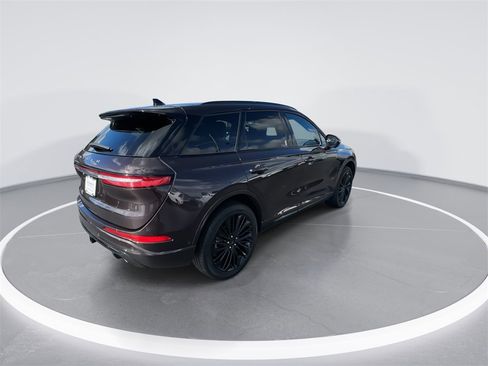 Used 2023 Lincoln Corsair Reserve w/ Equipment Group 202A image 8