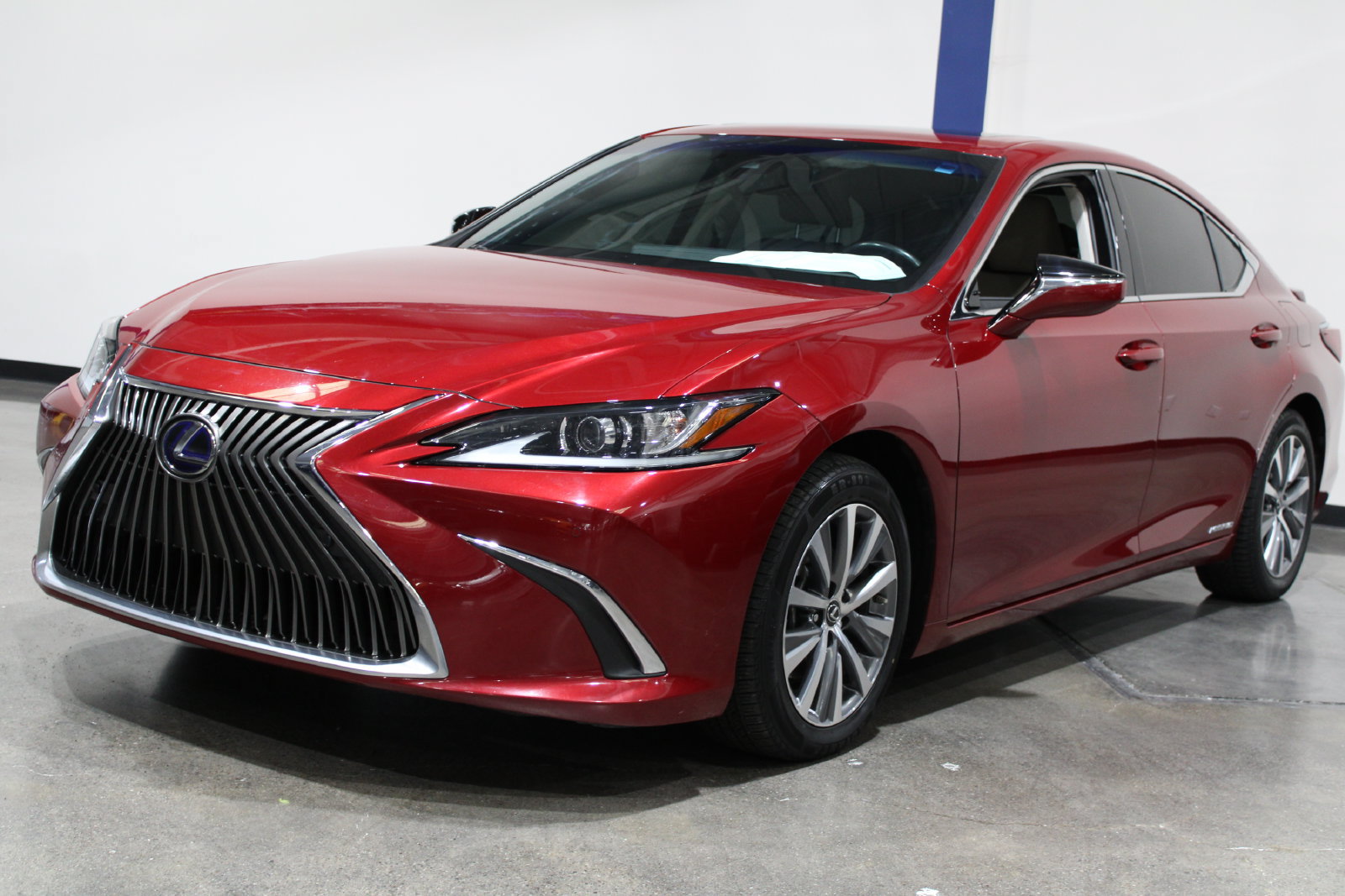 Used 2020 Lexus ES 300h w/ Premium Package FWD image 5