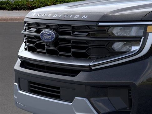 New 2025 Ford Expedition Max Platinum w/ Platinum Ultimate Package image 17