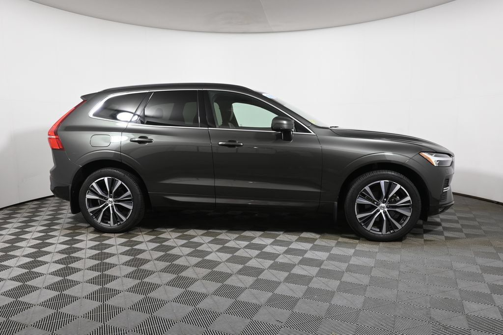 Used 2022 Volvo XC60 B5 Momentum w/ Climate Package AWD/4WD image 8
