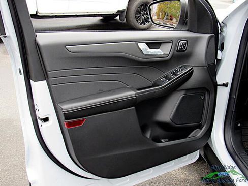 New 2025 Ford Escape Active w/ Active Premium Tech Pack image 10