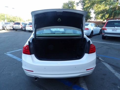 Used 2013 BMW 320i Sedan RWD image 13