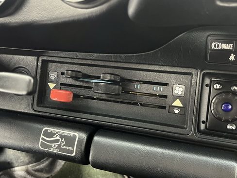 Used 1988 Porsche 911 Carrera image 25