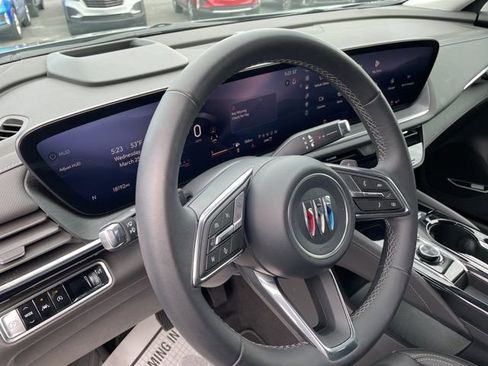 Used 2025 Buick Envision Preferred AWD/4WD image 9