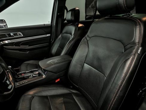 Used 2017 Ford Explorer Sport w/ Equipment Group 401A image 12