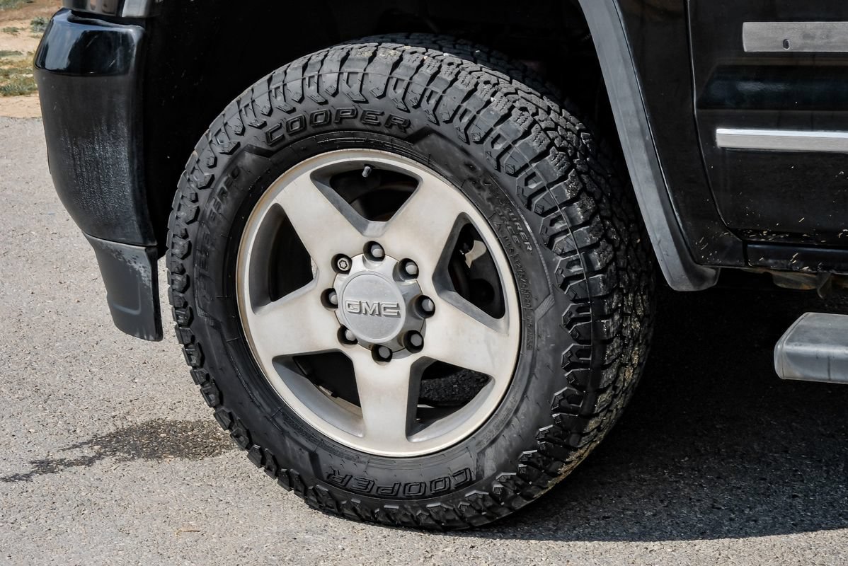 Used 2017 GMC Sierra 2500 SLT w/ All Terrain HD Package AWD/4WD image 61