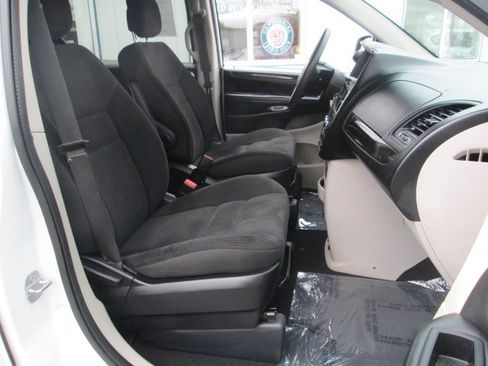 Used 2014 Dodge Grand Caravan American Value Package FWD image 14