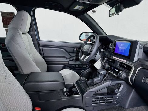 New 2026 Toyota 4Runner SR5 AWD/4WD image 33
